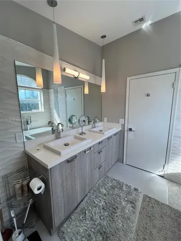1401 NW 187th Avenue Pembroke Pines FL 33029