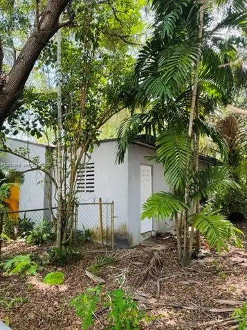 1100 NE 129th Street North Miami FL 33161