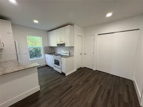 3237 SW 4th Street Miami FL 33135