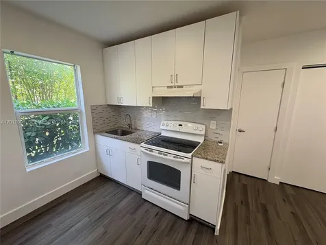 3237 SW 4th Street Miami FL 33135