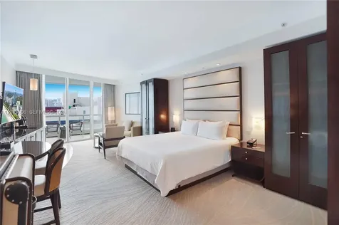 4391 Collins Avenue Miami Beach FL 33140