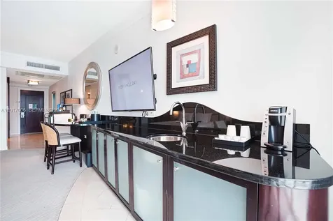 4391 Collins Avenue Miami Beach FL 33140