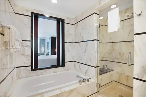 4391 Collins Avenue Miami Beach FL 33140