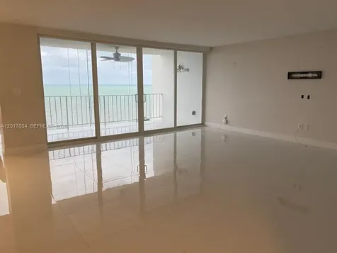 881 Ocean Drive Key Biscayne FL 33149