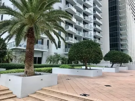 Miami FL 33131