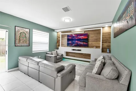 1392 SE 26th Terrace Homestead FL 33035