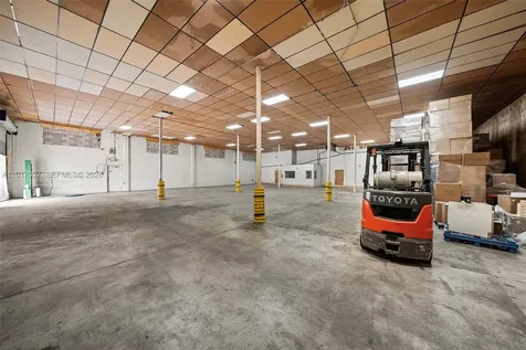 1930 N 30th Road Warehouse + Office Hollywood FL 33021