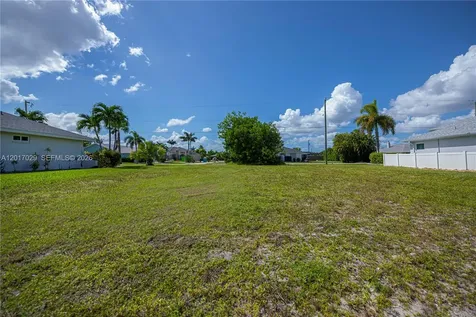 3725 SE 13th Avenue Cape Coral FL 33904