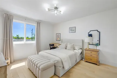 3352 SW 110th Avenue Miami FL 33165