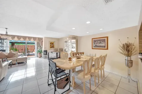 14154 Kendale Lakes Circle Miami FL 33183