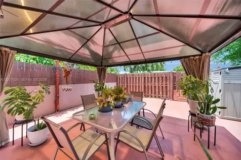 14154 Kendale Lakes Circle Miami FL 33183