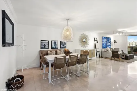 2401 Collins Avenue Miami Beach FL 33140