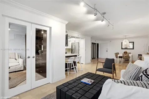 2401 Collins Avenue Miami Beach FL 33140