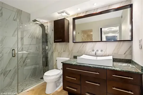 2401 Collins Avenue Miami Beach FL 33140