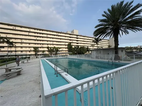 1770 NE 191st Street Miami FL 33179