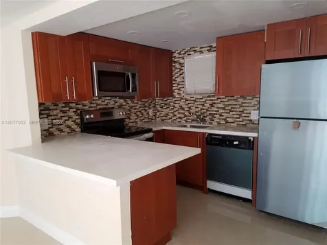8290 Lake Drive Doral FL 33166