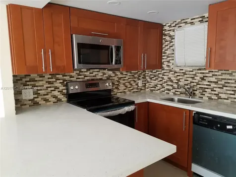 8290 Lake Drive Doral FL 33166