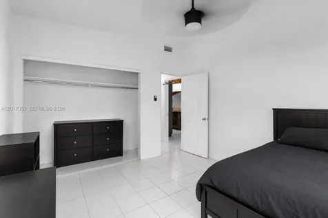 9470 NW 33rd Manor Sunrise FL 33351