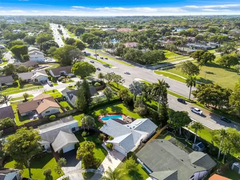 9470 NW 33rd Manor Sunrise FL 33351