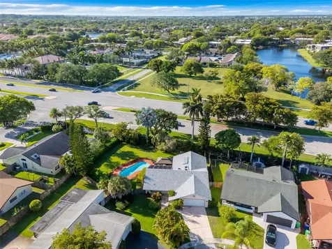 9470 NW 33rd Manor Sunrise FL 33351