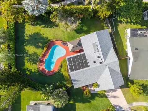 9470 NW 33rd Manor Sunrise FL 33351