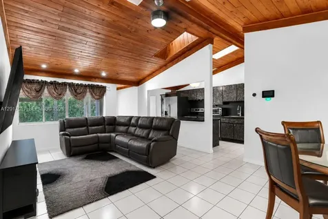 9470 NW 33rd Manor Sunrise FL 33351
