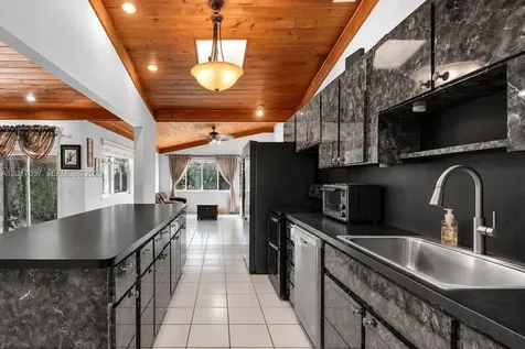 9470 NW 33rd Manor Sunrise FL 33351