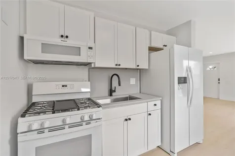 Hallandale Beach FL 33009