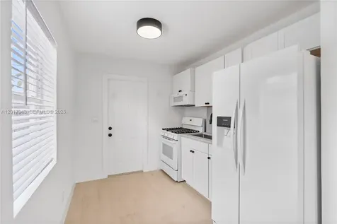 Hallandale Beach FL 33009