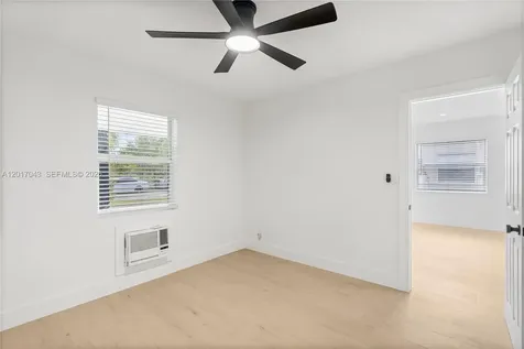 Hallandale Beach FL 33009