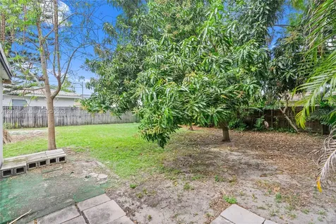 Hallandale Beach FL 33009