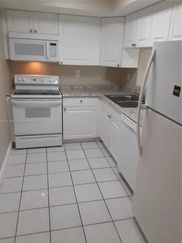 2713 NW 47th Terrace Lauderdale Lakes FL 33313