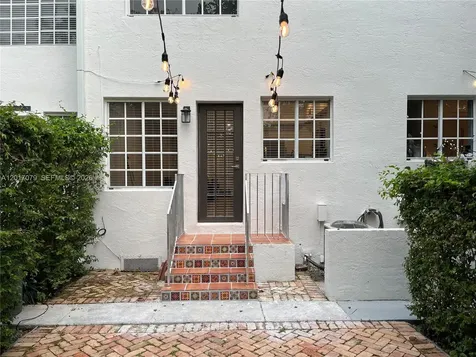 21 Madeira Avenue Coral Gables FL 33134