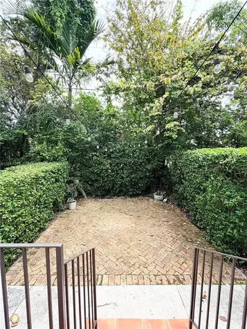 21 Madeira Avenue Coral Gables FL 33134