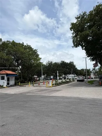 2750 NE 183rd Street Aventura FL 33160
