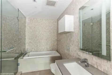 88 SW 7th Street Miami FL 33130