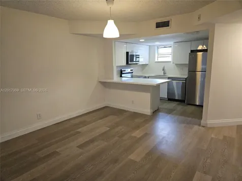 8290 Lake Drive Doral FL 33166