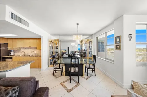 5255 Collins Avenue Miami Beach FL 33140