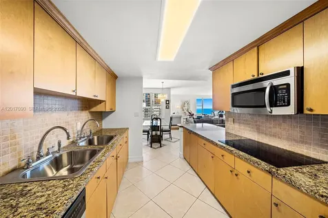 5255 Collins Avenue Miami Beach FL 33140
