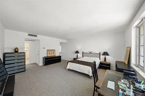 5255 Collins Avenue Miami Beach FL 33140
