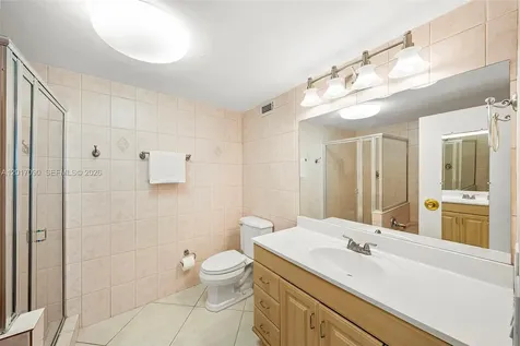 5255 Collins Avenue Miami Beach FL 33140