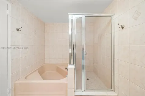 5255 Collins Avenue Miami Beach FL 33140