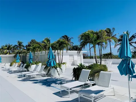 5255 Collins Avenue Miami Beach FL 33140