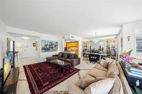 5255 Collins Avenue Miami Beach FL 33140