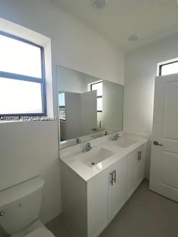 575 NE 208th Terrace Miami FL 33179