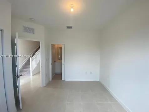 575 NE 208th Terrace Miami FL 33179