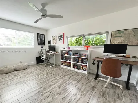 1059 Washington Street Hollywood FL 33019