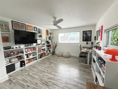 1059 Washington Street Hollywood FL 33019
