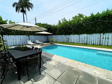 1059 Washington Street Hollywood FL 33019