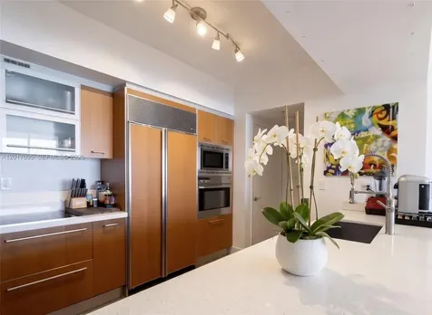 400 Alton Road Miami Beach FL 33139